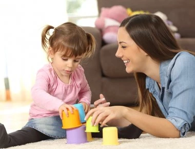 Θεσσαλονίκη: Απίστευτες απαιτήσεις σε αγγελία για babysitter